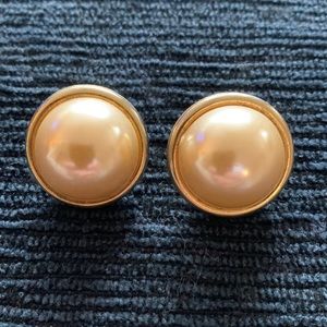 Womenβs Gold Pearl Earrings